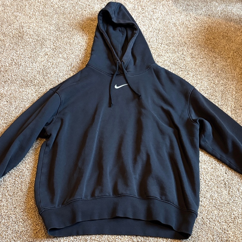 Nike sportswear collection essential hoodie